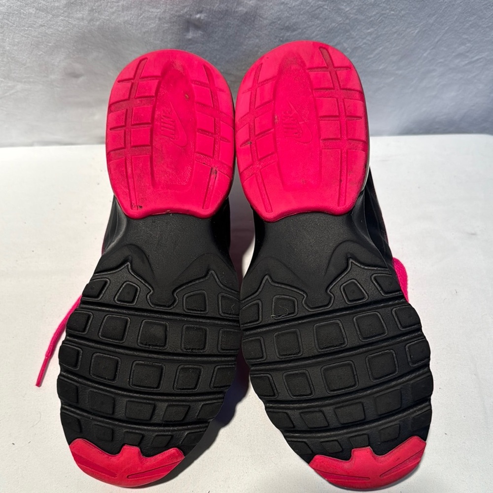 Nike Fuchsia and Black Athletic Shoes - Picture 8 of 13